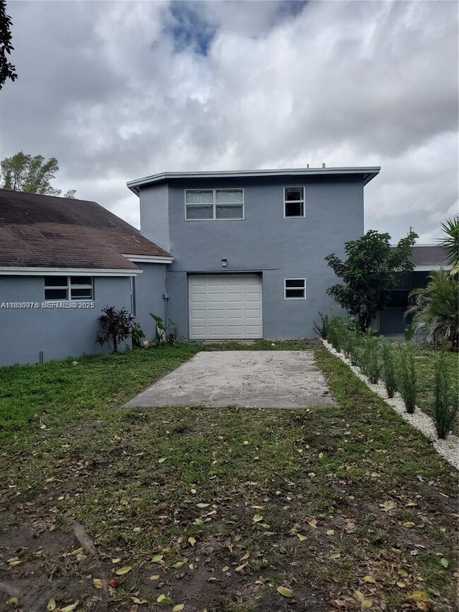 Building Photo - 701 Columbus Pkwy