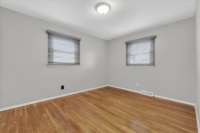 Building Photo - 1210 N 5th St