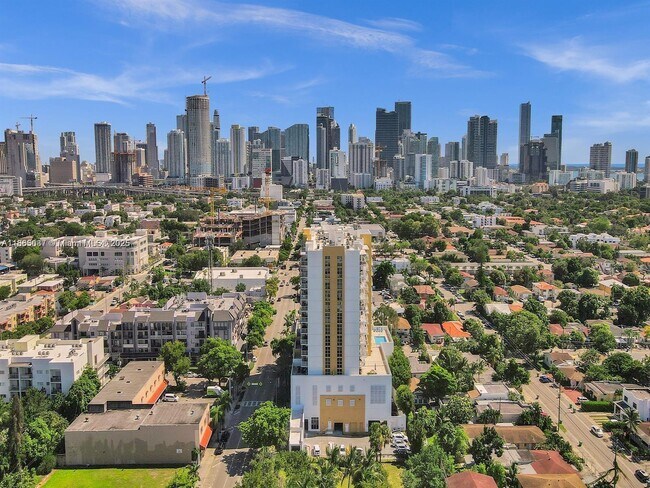 Building Photo - 900 SW 8th St