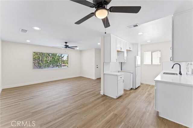 Building Photo - 1382 Vía Santiago