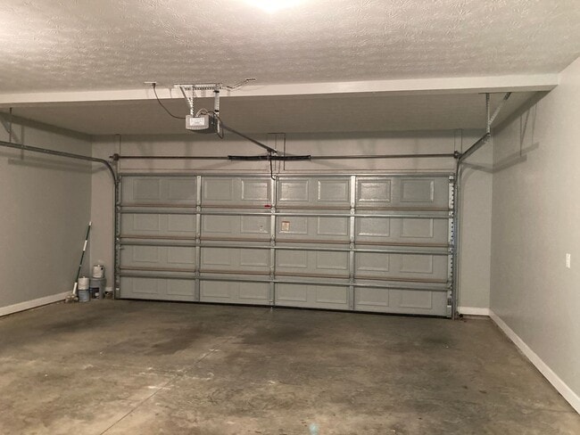 Building Photo - 103 Ashmore Ct