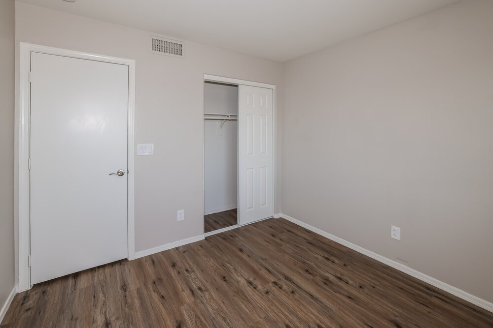 Building Photo - 4124 E Anderson Dr