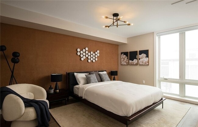 Building Photo - 380 Cordova St