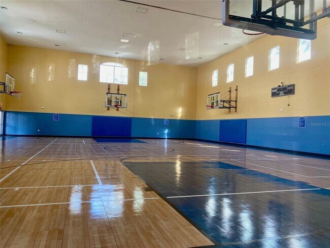 Building Photo - 3468 Soho St