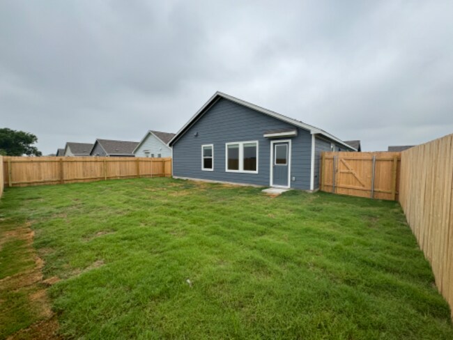 Building Photo - 614 Clear Sky Dr
