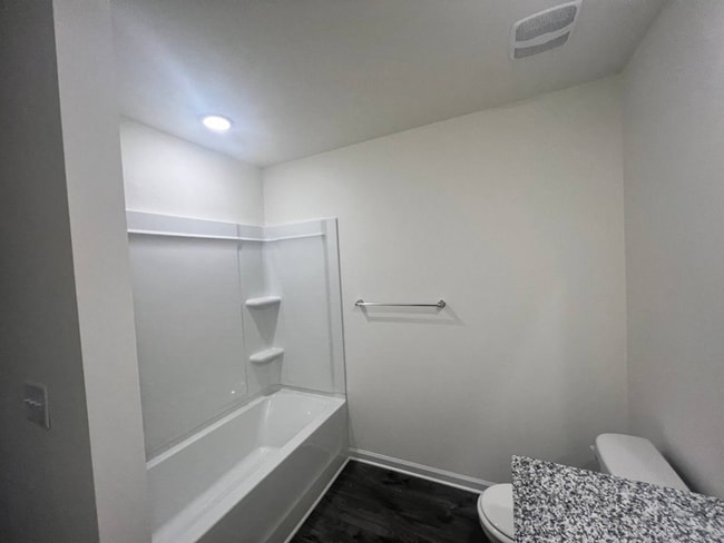 Building Photo - 1064 W Bank St