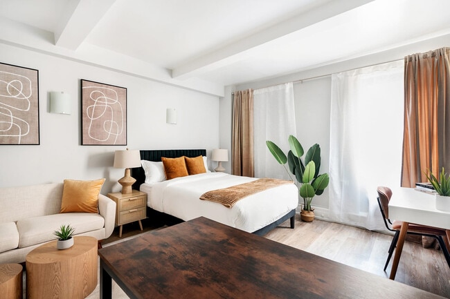 Building Photo - 240 W 73rd St