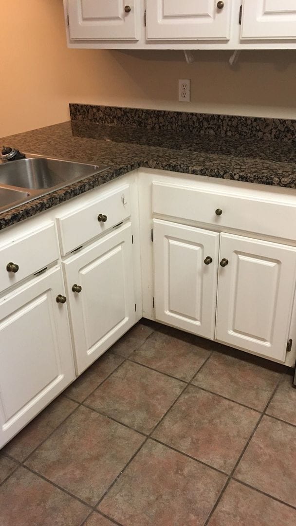 Building Photo - Grecian Gardens