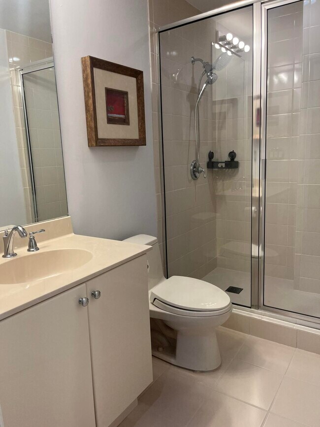 Building Photo - 801 S Olive Ave