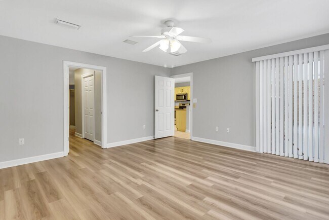 Building Photo - Bluewater Bay Area 4 Bedroom Pool Home!