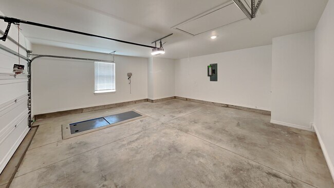 Building Photo - Brand new 2 bed 2 bath home in Edmond schools.