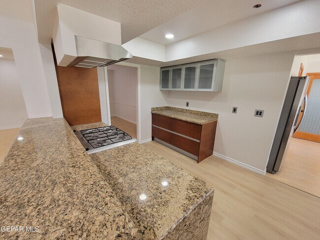 Building Photo - 6836 Orizaba Ave