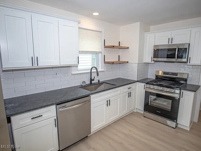 Building Photo - 3219 W 86th St