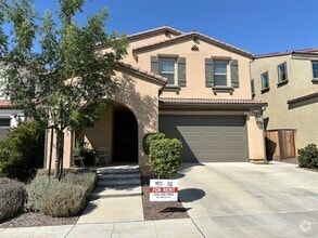 Building Photo - $2,395 Tesoro Viejo Gorgeous 2 Bed + Offic...