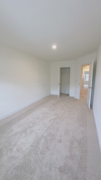 Building Photo - 21 Lavender Ln
