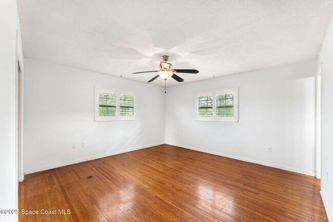 Building Photo - 2645 Driftwood Dr