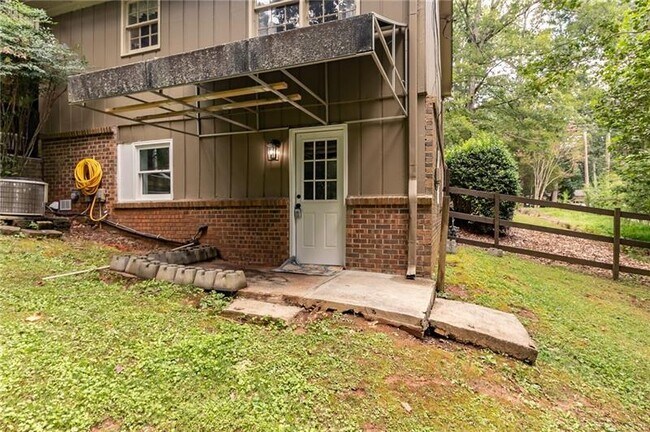 Primary Photo - 4932 Rock Haven Dr SW