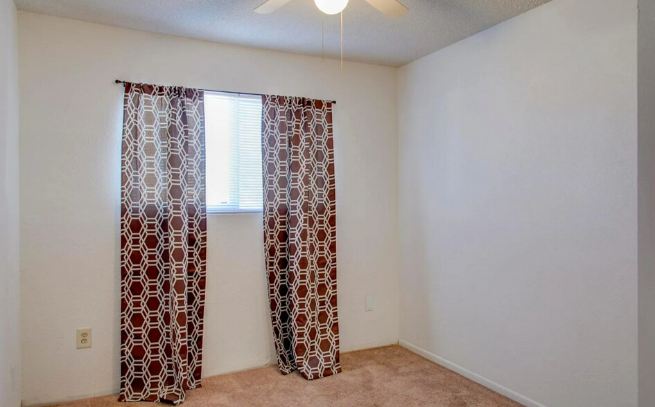 Building Photo - 1617 Turquoise Rd