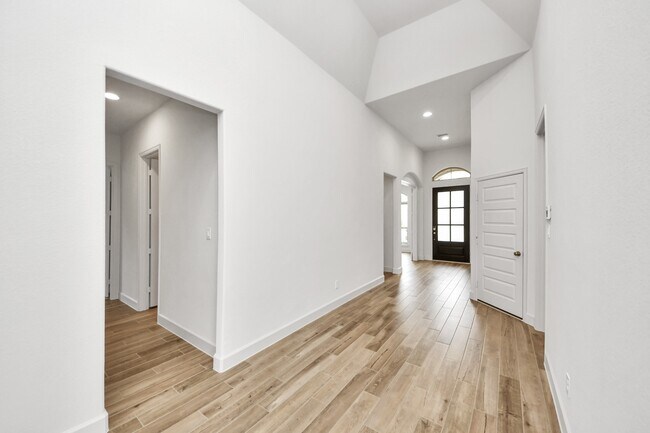 Building Photo - 2719 Country Ln