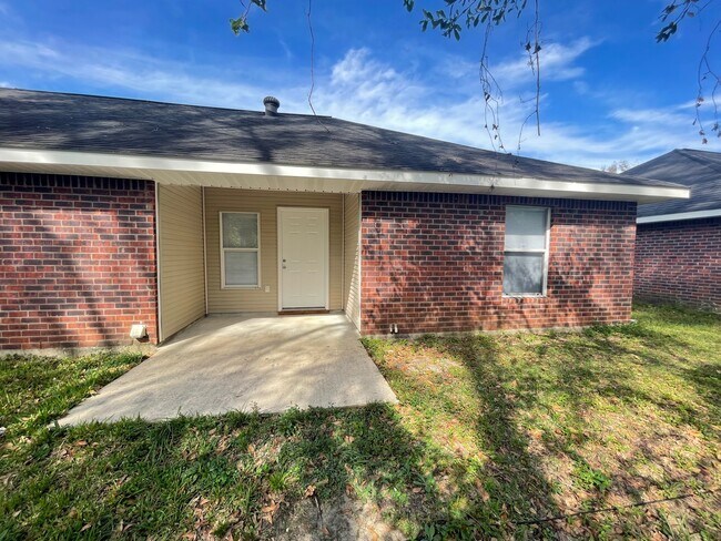 Building Photo - 13302 Moss Point Dr
