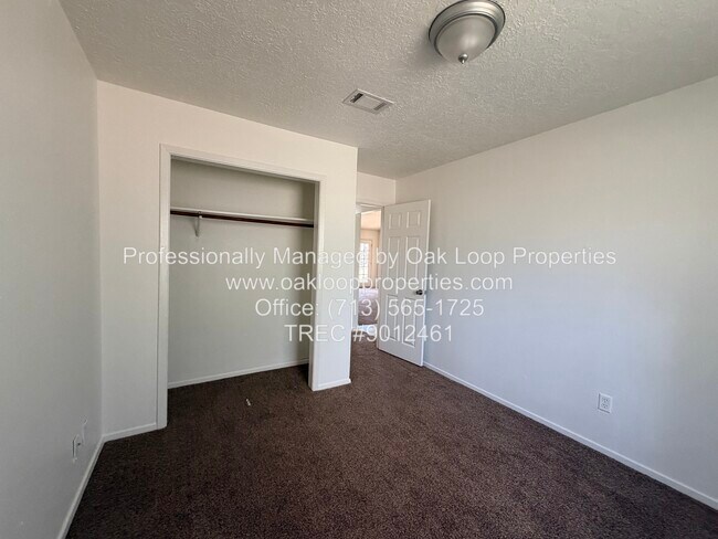 Building Photo - 1927 Oakwell Ln