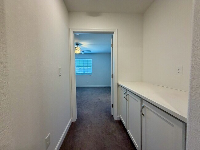 Building Photo - 3 BED 2.5 BATH 2 CAR GARAGE TOWNHOME IN HENDERSON CADENCE COMMUNITY FOR RENT!!