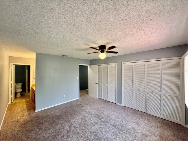 Building Photo - 5437 Vineland Rd