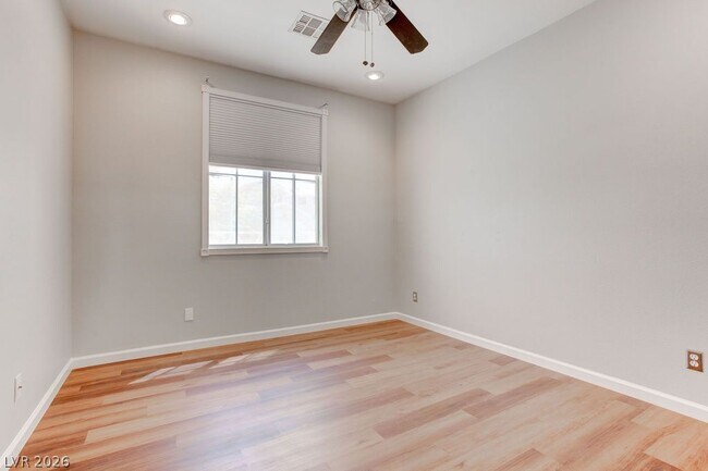 Building Photo - 325 Brilliant Summit Cir