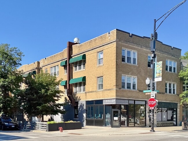 Building Photo - 4407 N Paulina St