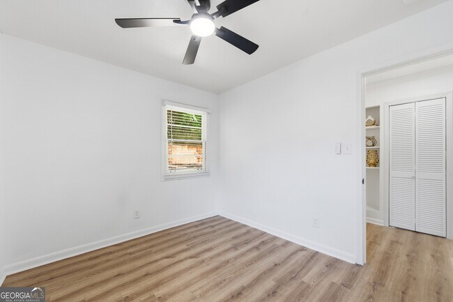 Building Photo - 2541 Santa Barbara Dr NW