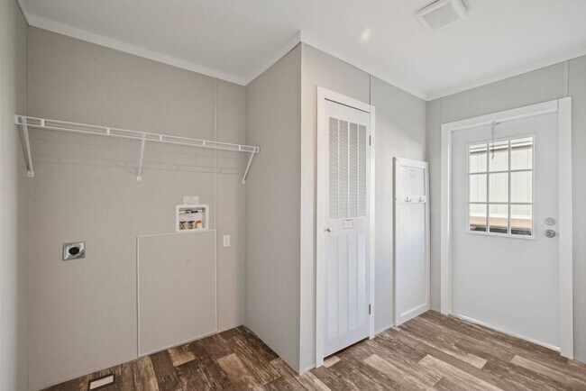 Building Photo - 1611 American Dr