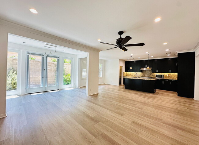Building Photo - "Charming 3-Bedroom Sanctuary in Irvine: Spacious 2,100 Sq Ft Haven on Cherry Tree"