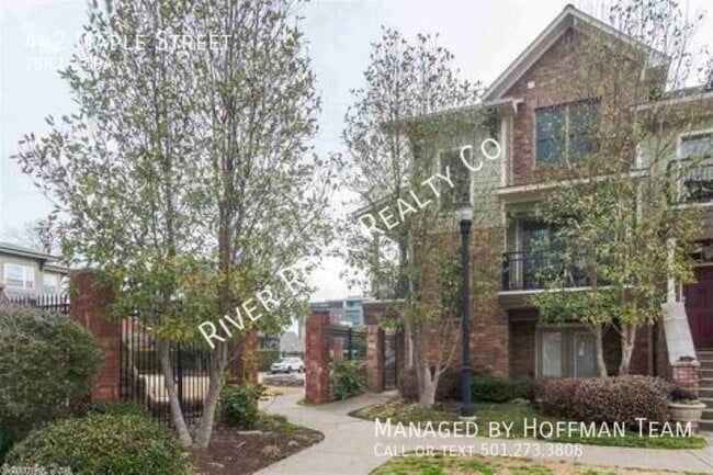 Building Photo - 442 Maple St