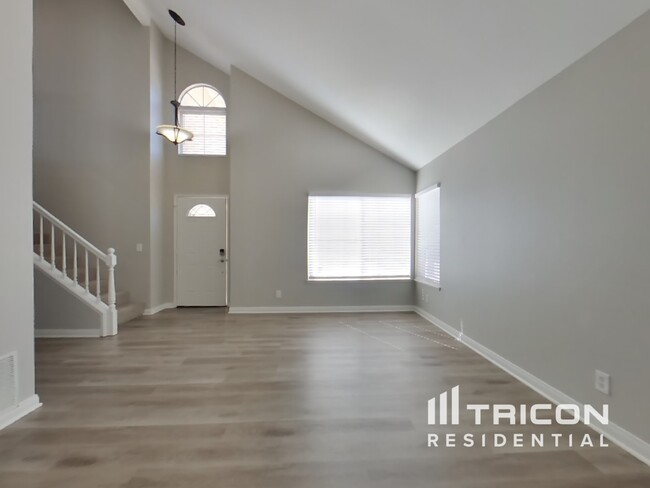Building Photo - 531 Atwood Ct