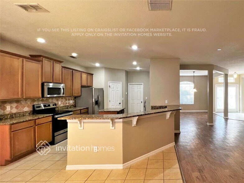 Building Photo - 580 Lexington Pkwy