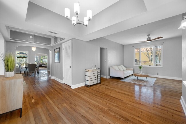 Building Photo - Historic Granada Terrace Home in St. Pete!!