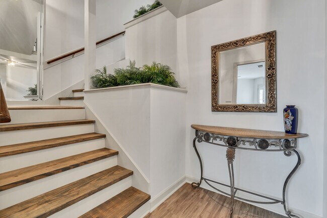 Building Photo - 224 Glenstone Cir