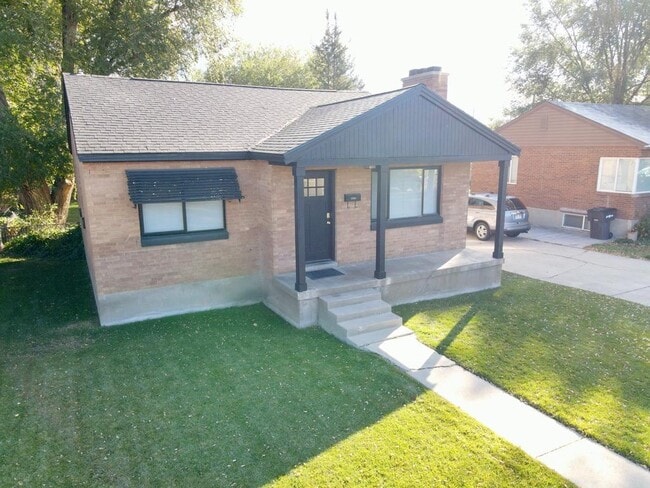 Building Photo - 1398 N 300 W