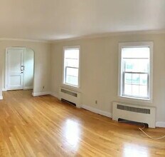 Building Photo - One bedroom, One bath in Quincy Center!!!