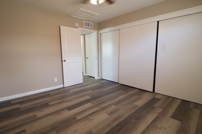 Building Photo - 426 W Moyer Ave