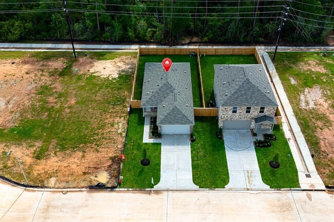 Building Photo - 915 Songbird Ln