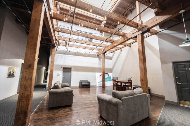 Building Photo - 501 Madison Ave