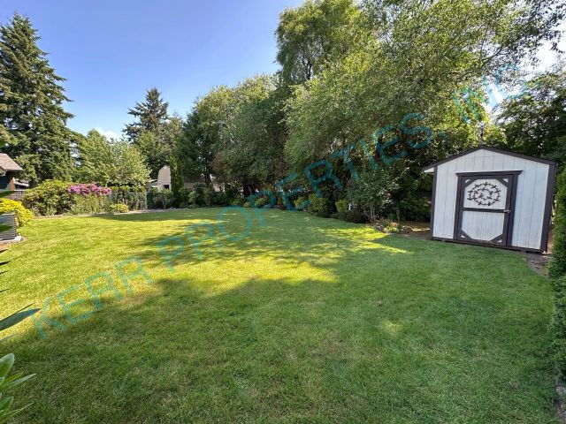 Building Photo - Charming 3-Bed Oasis with 2 Full Baths in Oregon City – 1,360 Sq. Ft. of Comfort Awaits!