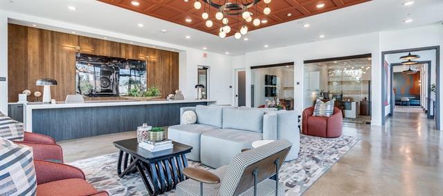 Building Photo - 650 E Sycamore St