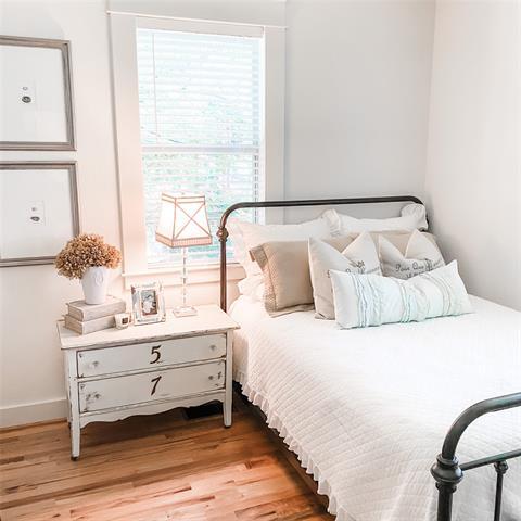 Building Photo - 581 Country Club Rd