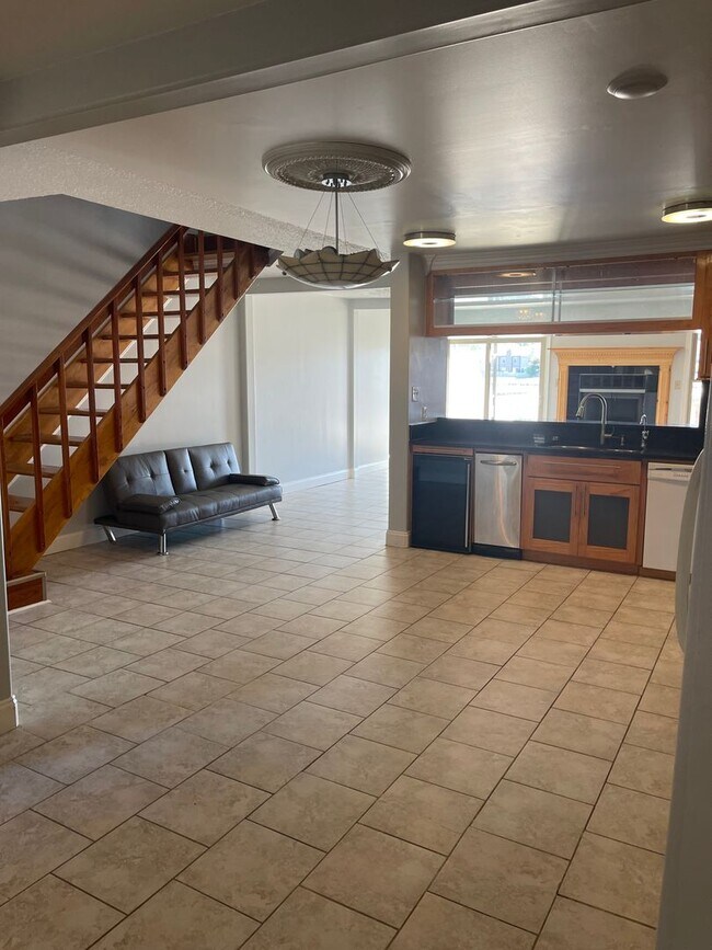 Building Photo - KEMPSVILLE LAKEFRONT TOWNHOUSE FOR RENT!