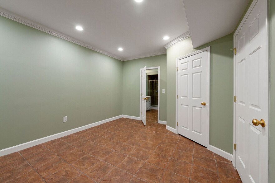 Building Photo - 3071 Lenox Rd NE