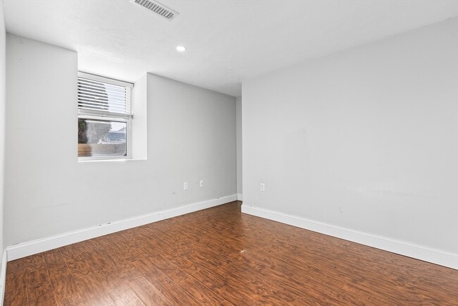 Building Photo - 40 Seaview Ave