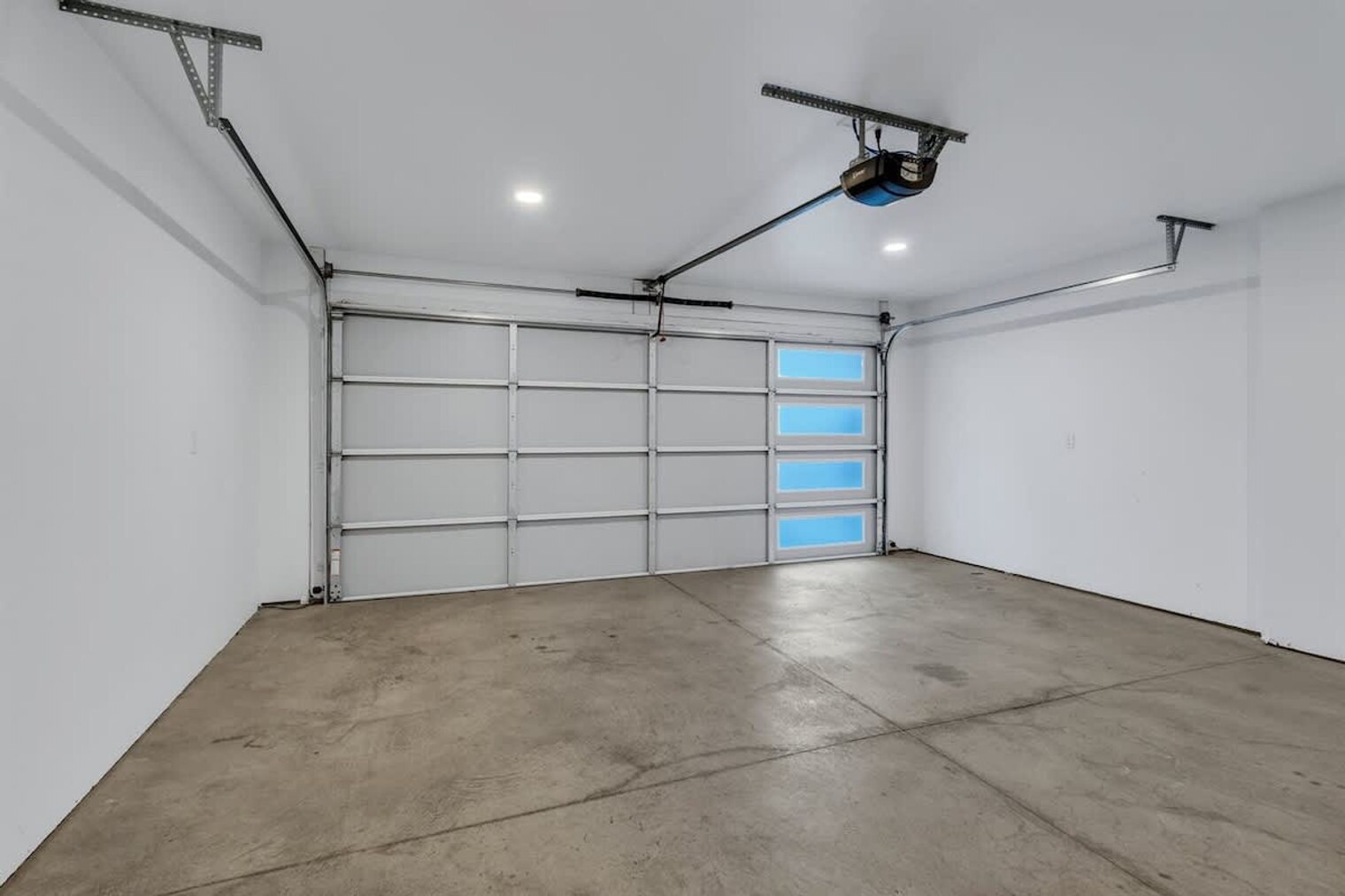 Building Photo - 1007 12th Ave N