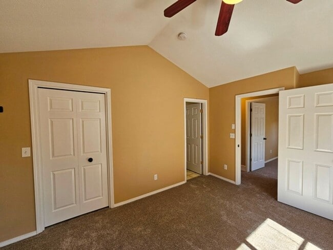 Building Photo - 3Bd/2Ba Single Story Home-Available to View!